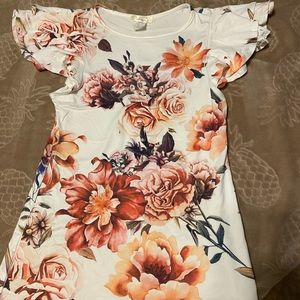 Beautiful floral t-shirt.